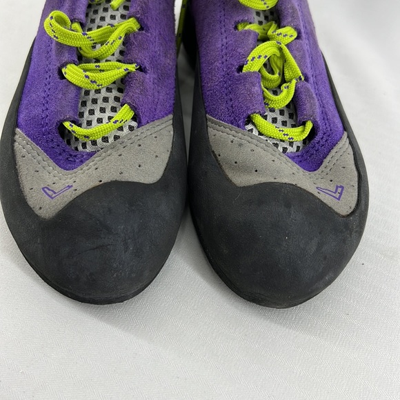 Evolv Climbing Shoe - Picture 3 of 9